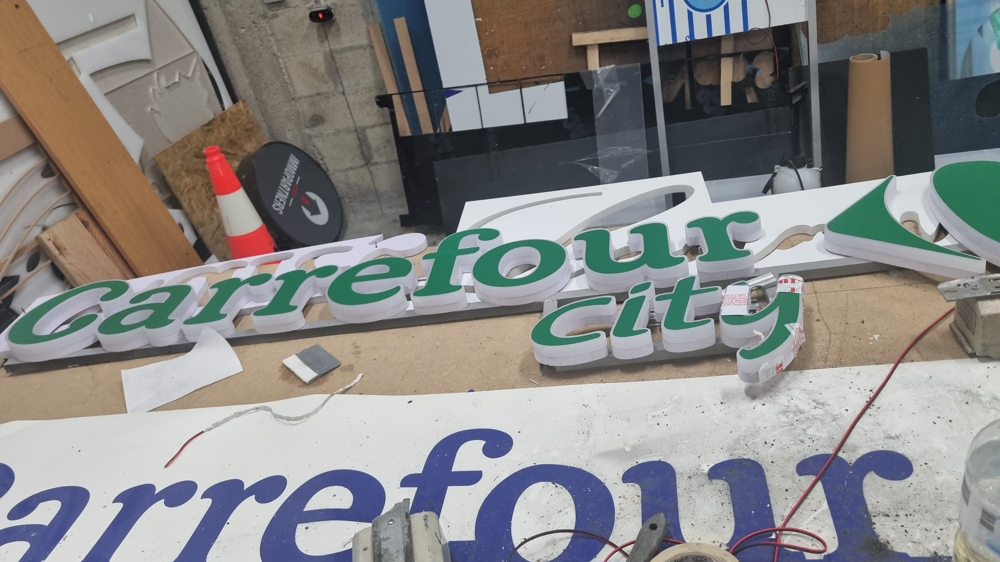 Enseigne led lettre boîtier