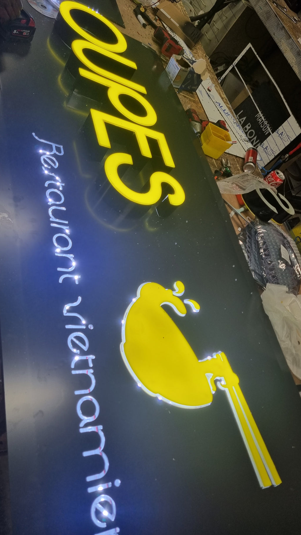 Enseigne led lettre boîtier