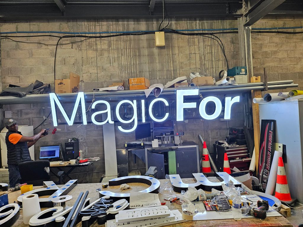 Enseigne led lettre boîtier