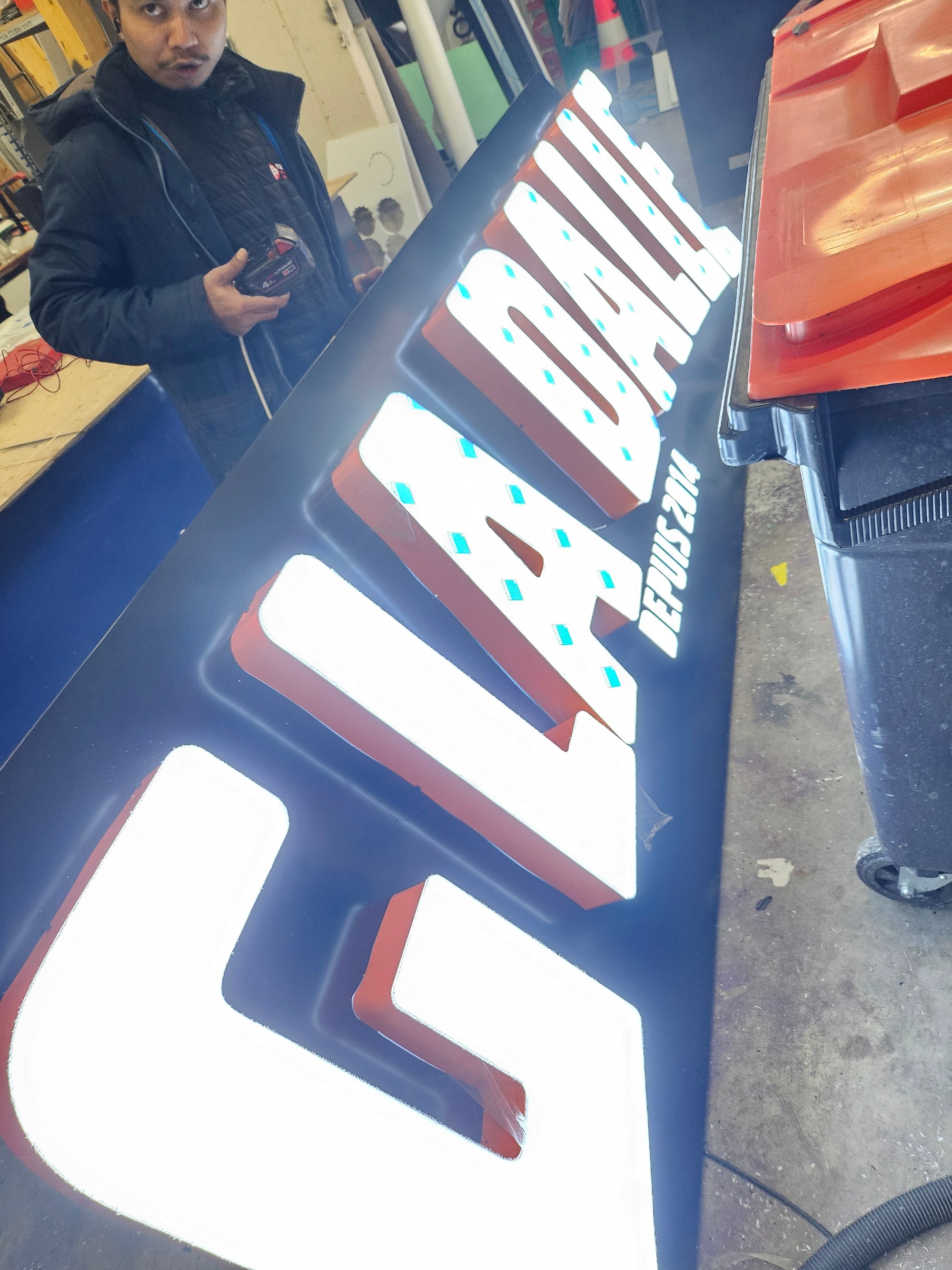 Enseigne led lettre boîtier