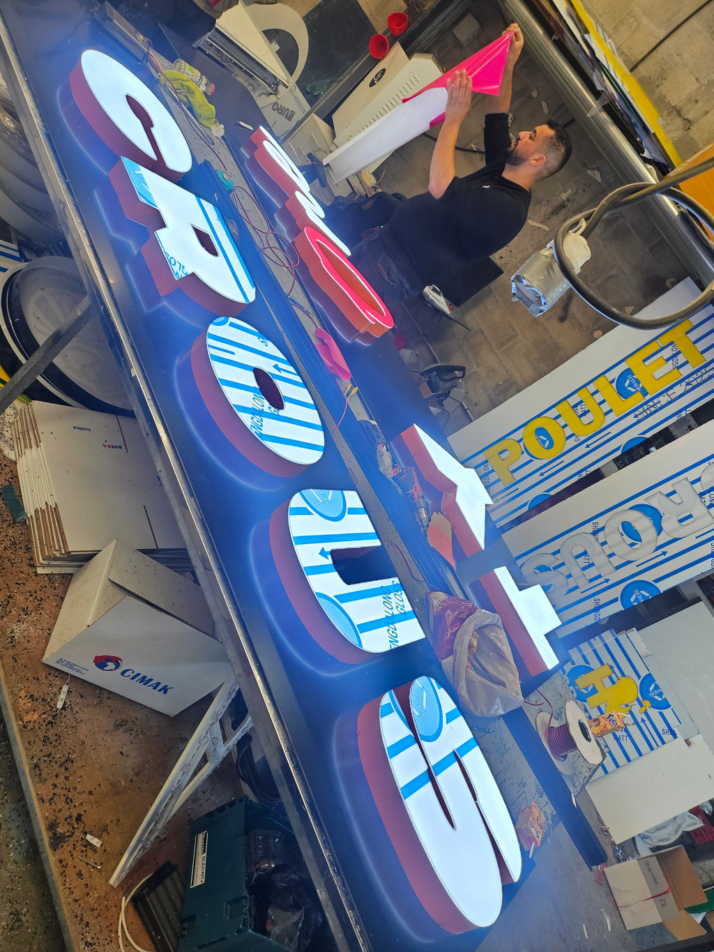 Enseigne led lettre boîtier