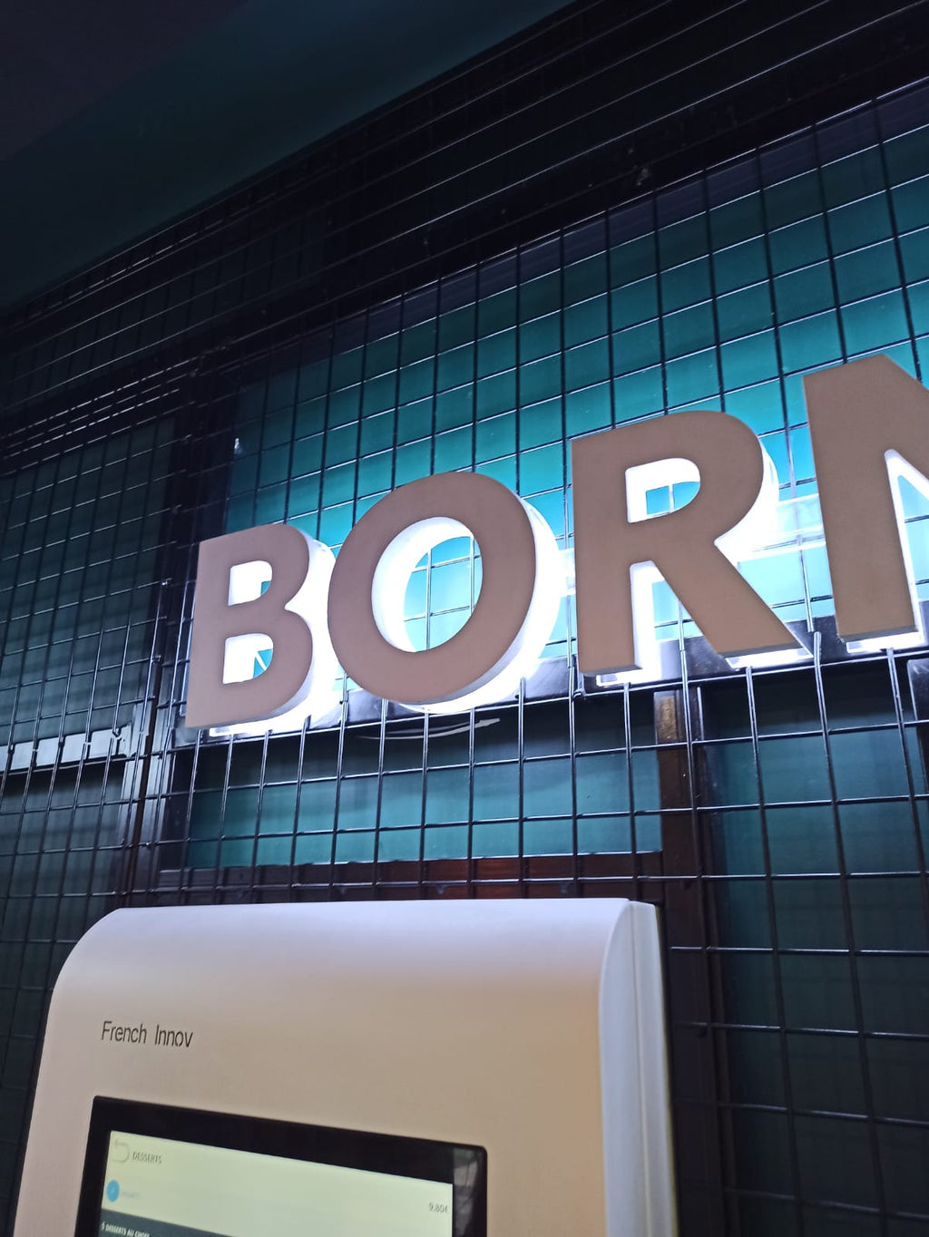 ENSEIGNE PVC RÉTRO ÉCLAIRAGE