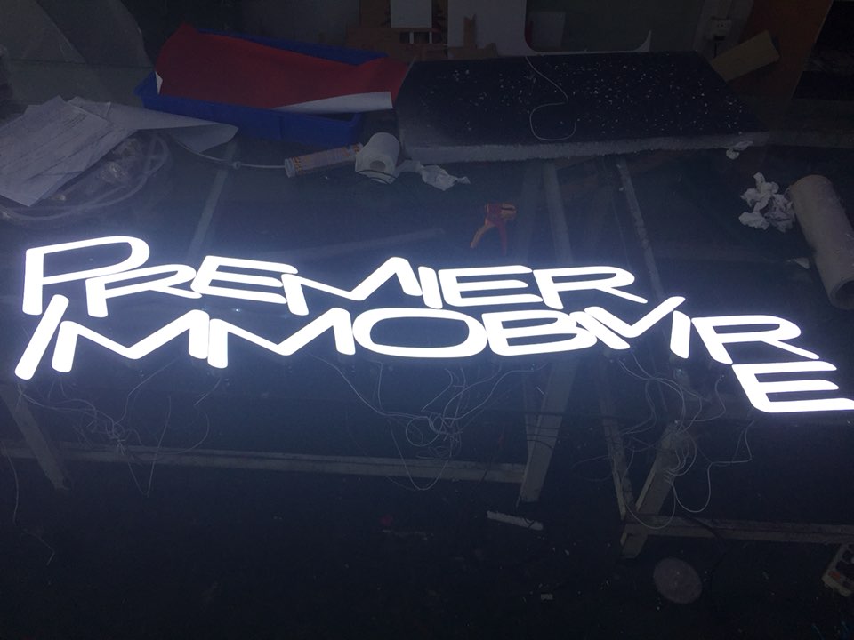 Enseigne led lettre boîtier