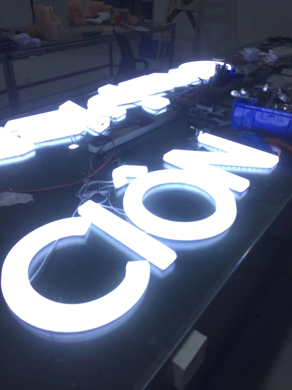 Enseigne led lettre boîtier